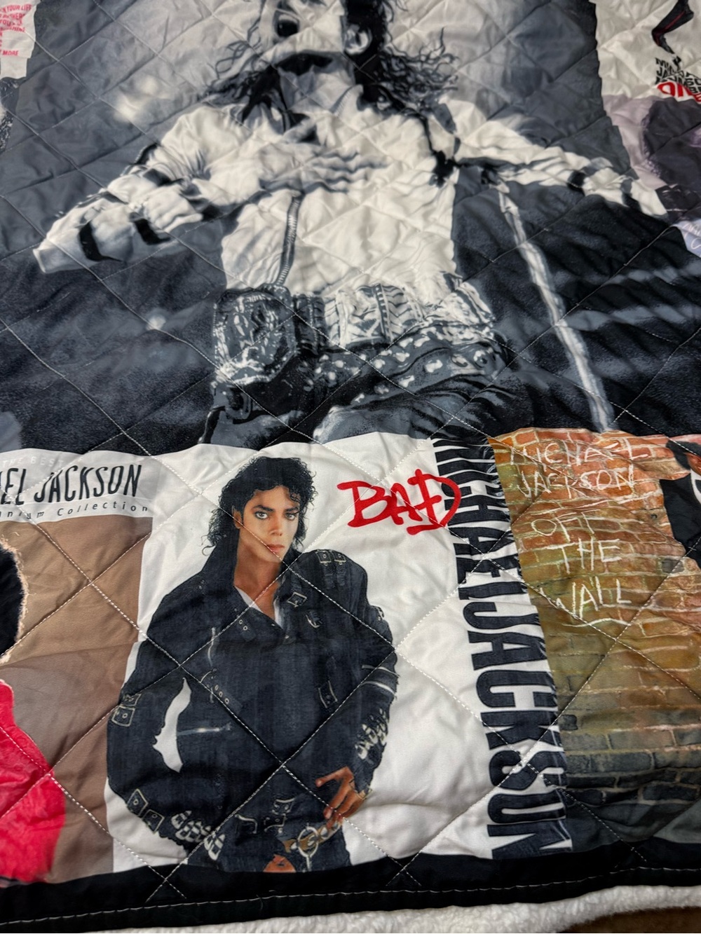 Michael Jackson Personalized 50” X 60” Throw Surrounded By Old Album Covers - Picture 6 of 11
